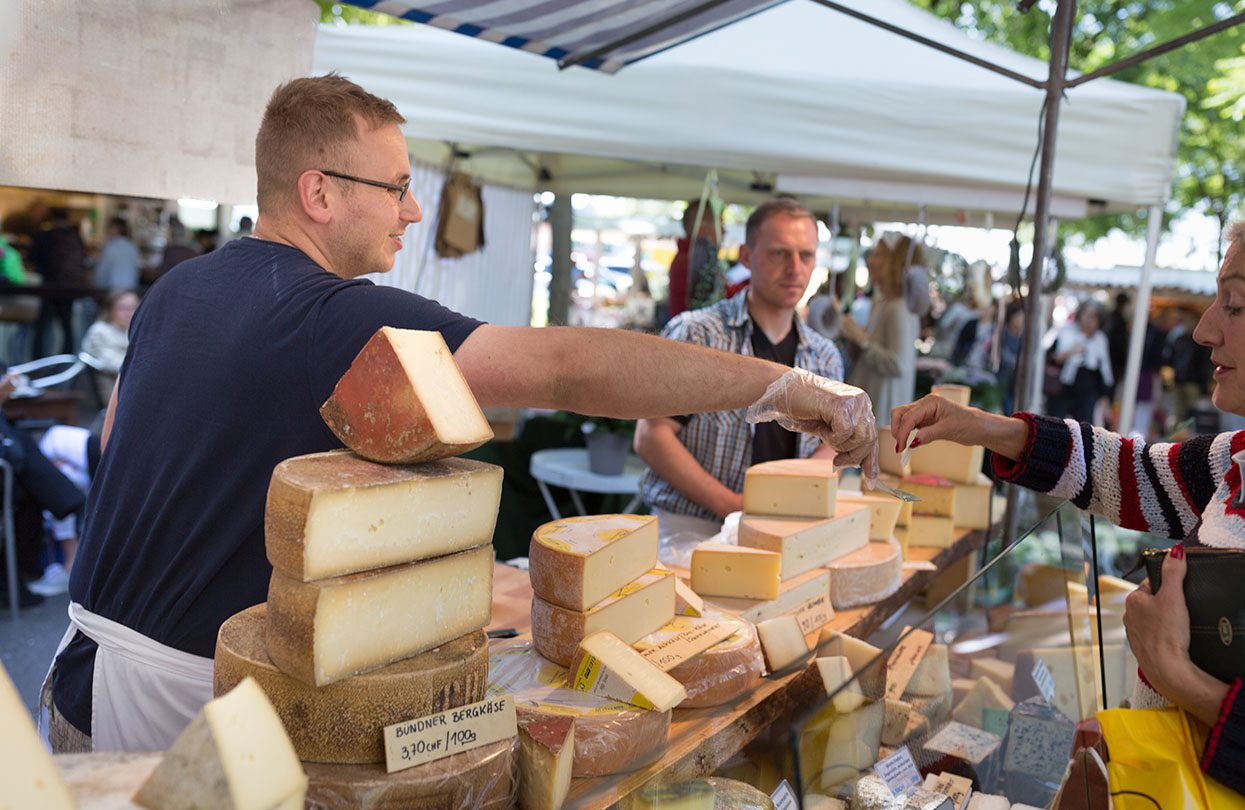 Bürkliplatz Market, image by Gaetan Bally, Zürich Tourismus