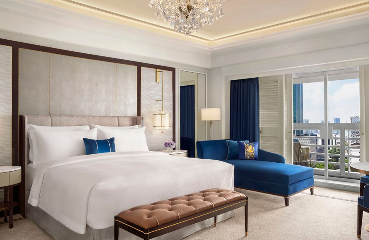 St Regis Jakarta Deluxe King guestroom