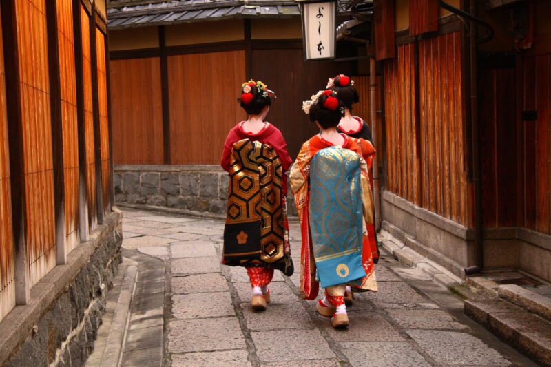 Street of Gion, Image by Sergii Rudiuk, Shutterstock