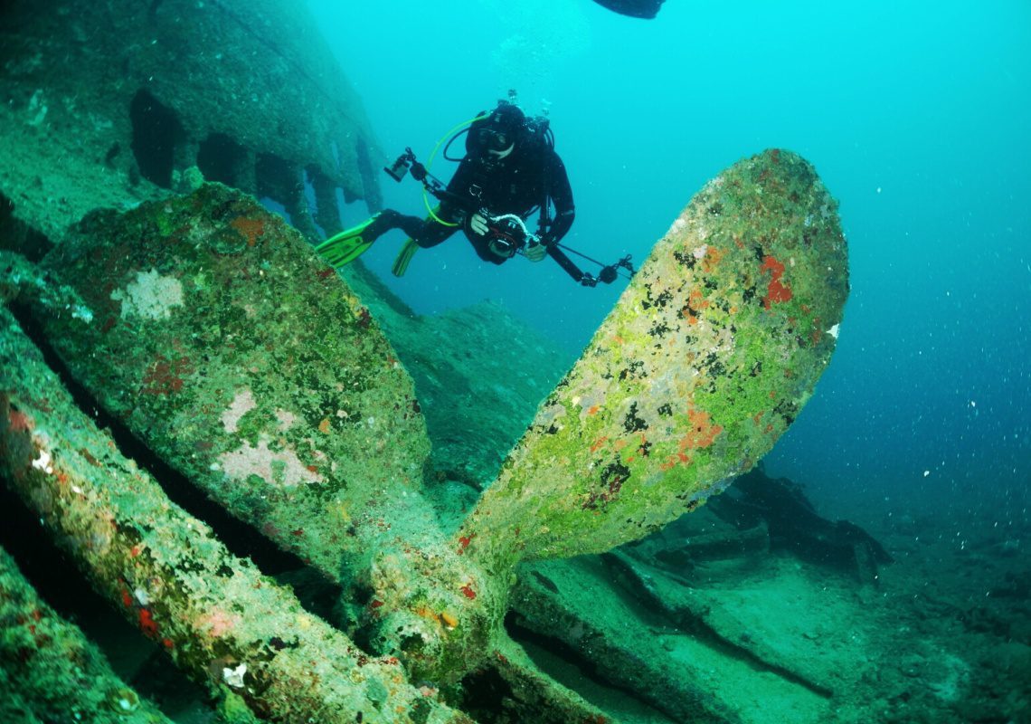 Great dives in the ‘invisible islands’